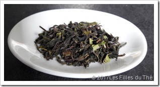 feuilles-seches-singtom- darjeeling- les-filles-du-the